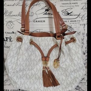 Michael Kors Bucket bag